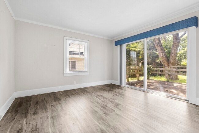 Building Photo - 1812 Huffman Blvd