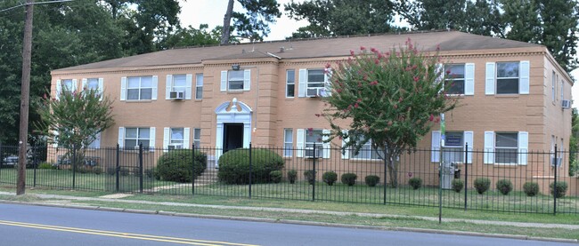 Building Photo - Oak Meadows Apartments