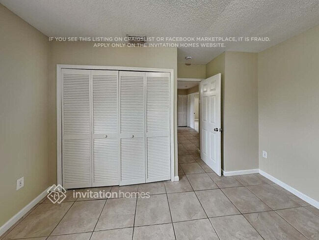 Building Photo - 1121 NW 129th Pl