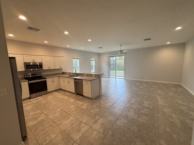 Building Photo - 1093 Grantham Dr