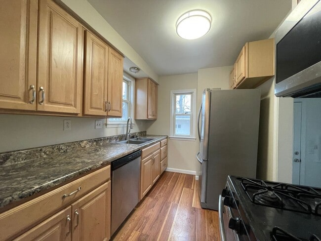 Building Photo - 52 Gould Ave