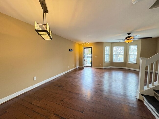 Building Photo - MOVE IN SPECIAL: 2 Bedroom, 2.5 Bathroom Townhouse in Greensboro!