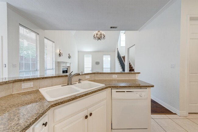 Building Photo - 1404 Clearwater Ct