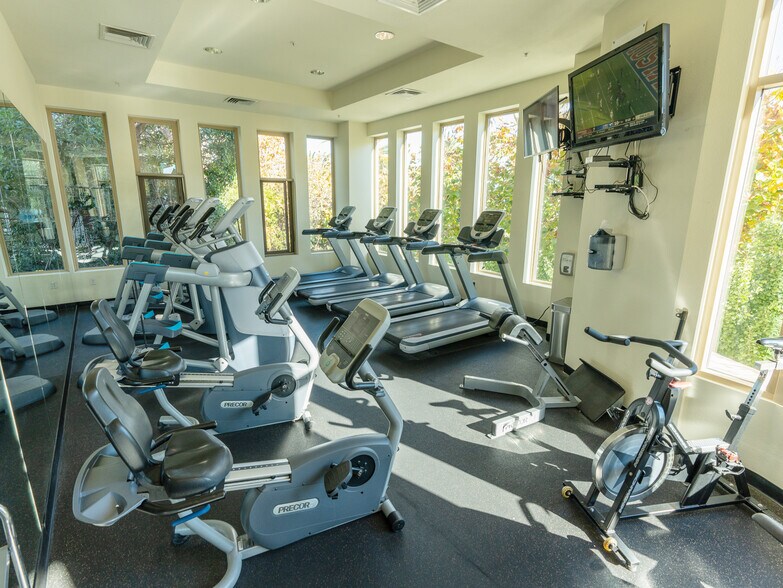 Building Photo - 88 King St