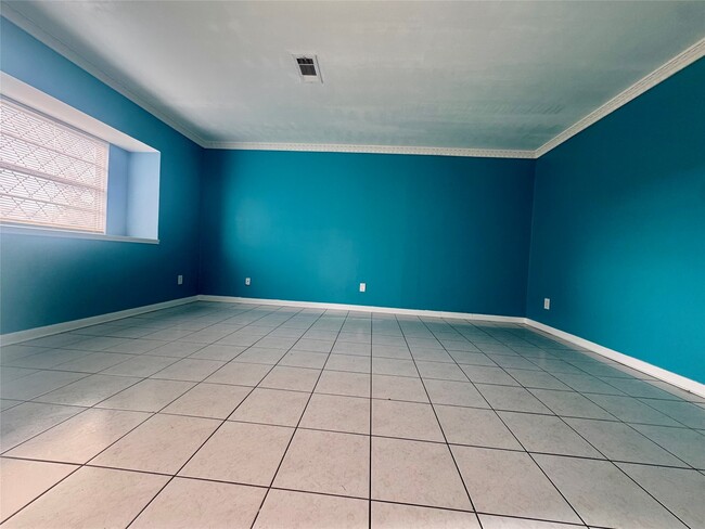 Building Photo - 8418 Hazen St