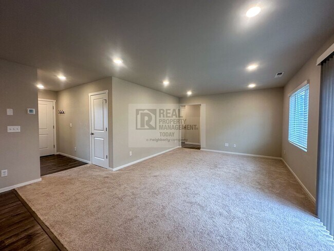 Building Photo - 3 Bedroom Home in Desirable Lipoma Firs Community – Puyallup