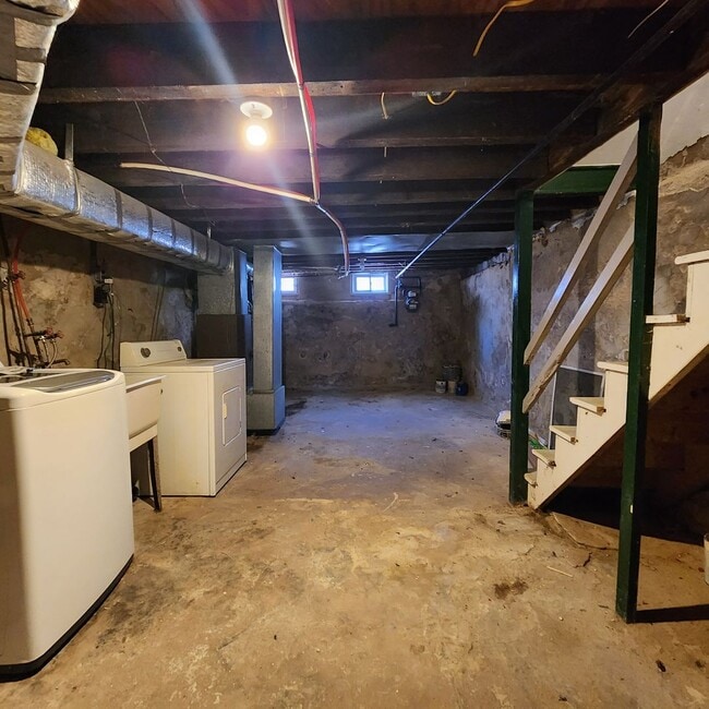 Building Photo - 2450 N Fairhill St