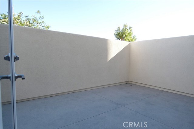 Building Photo - 96 Outwest