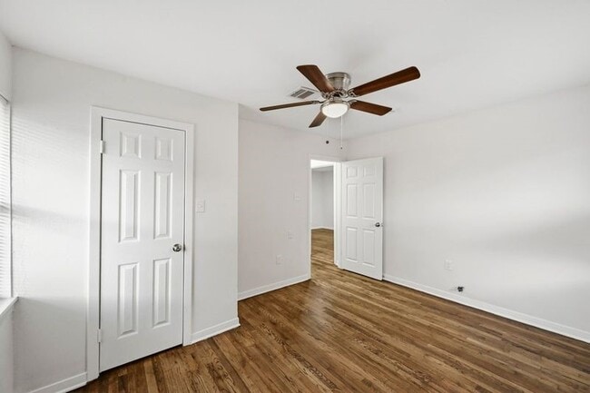 Building Photo - 2409 Estate Dr