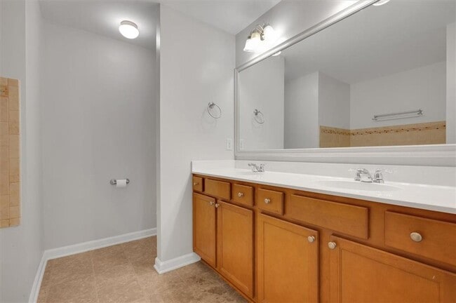 Building Photo - 212 Madison Ave