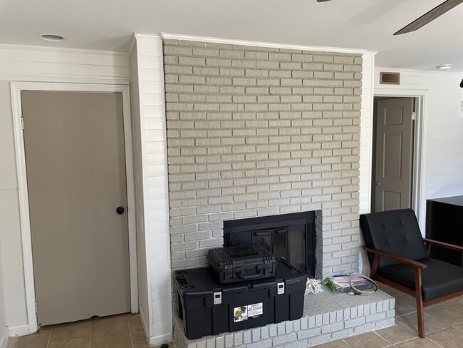 Building Photo - 101 Forestview Cir