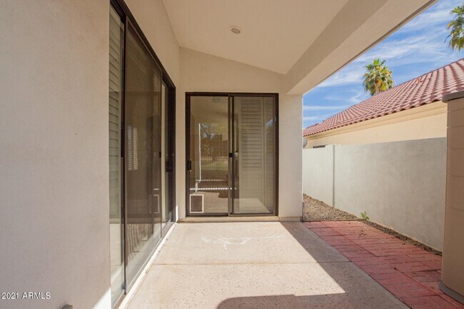 Building Photo - 4734 N Brookview Terrace
