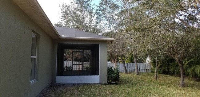 Building Photo - 557 Browning Terrace