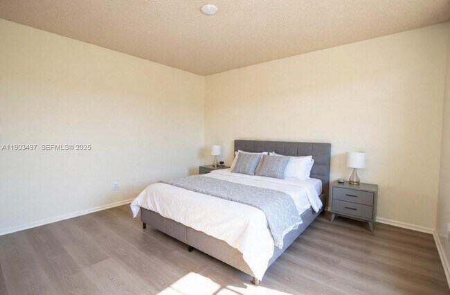 Building Photo - 1891 SW 81st Ave