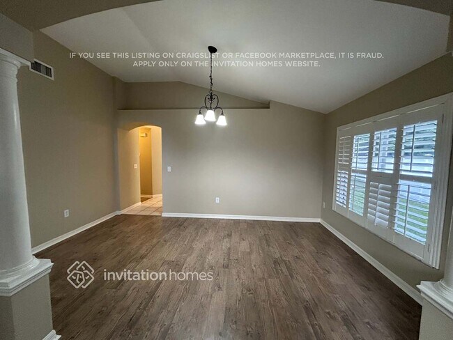 Building Photo - 1603 Bondurant Way