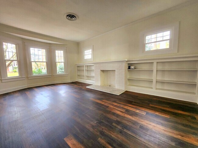 Building Photo - Gorgeous Gem on Corner Lot in Ghent!