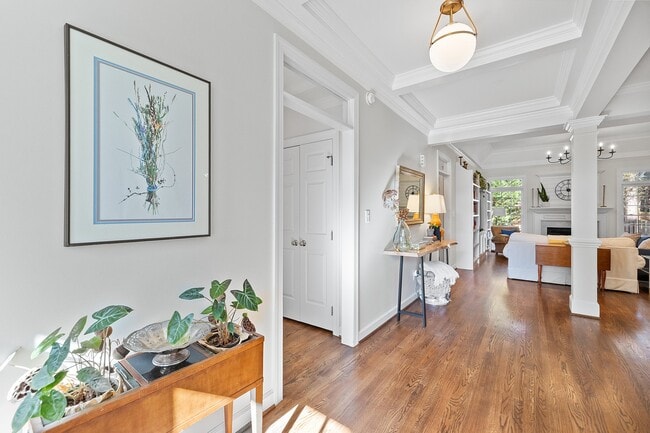 Building Photo - 105 Silverado Trail