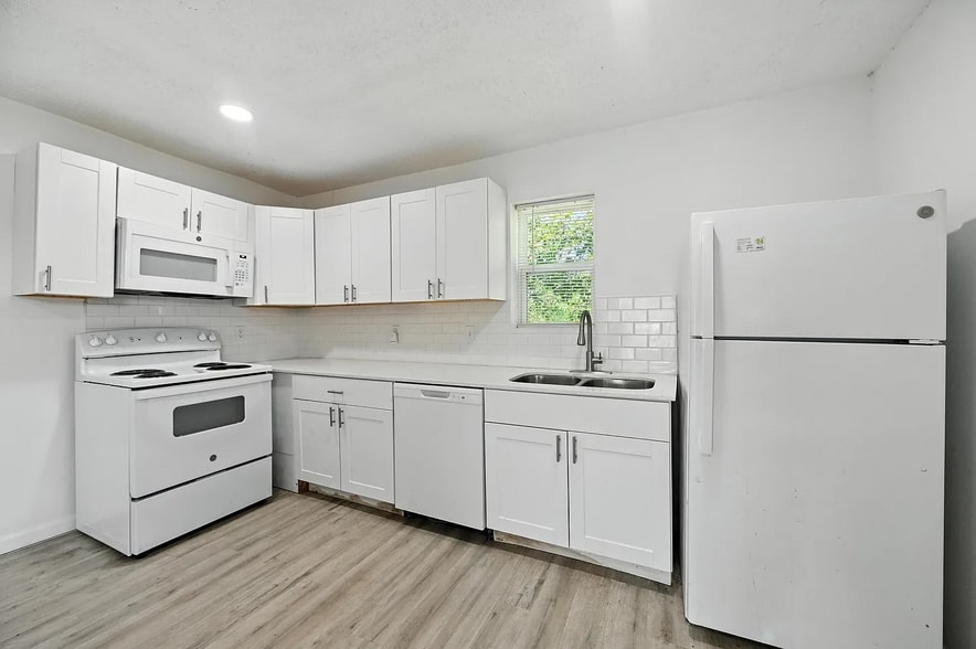 Building Photo - 320 T a Carroll Ave