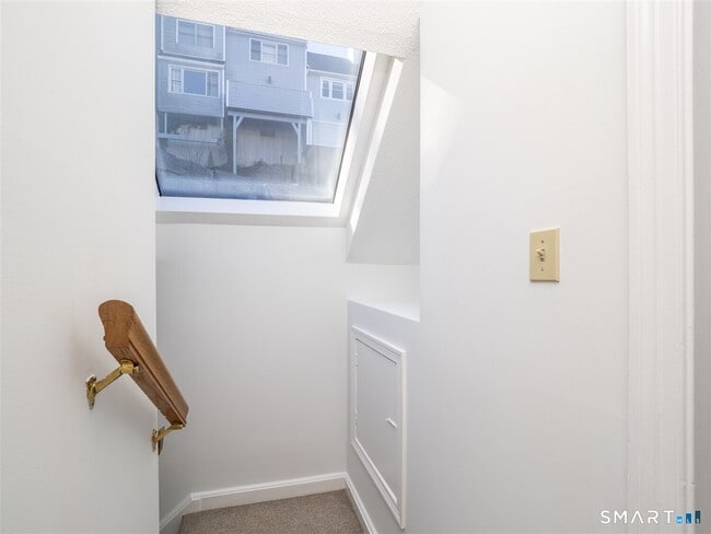 Building Photo - 36 Wilton Crst