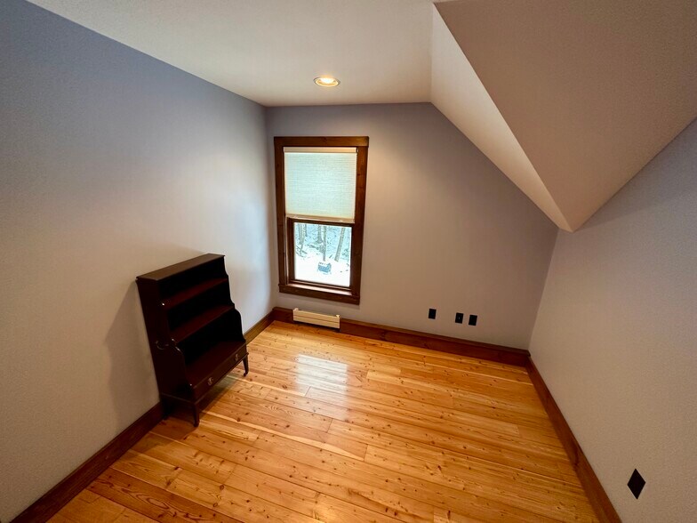 Building Photo - 475 Black Bear Holw