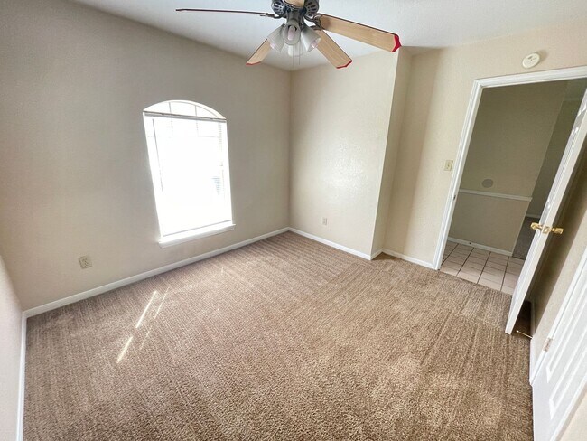 Building Photo - 4-Bedroom House for Rent in Killeen