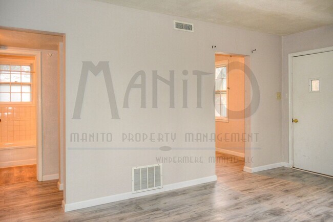 Building Photo - **COMING SOON** Charming Garden Springs Home