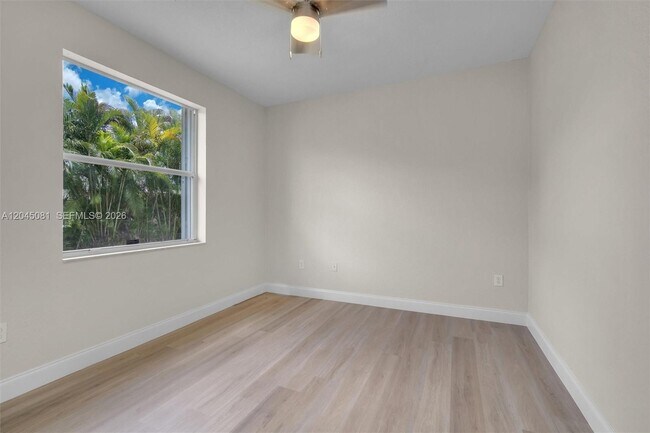 Building Photo - 16310 Paddock Ln