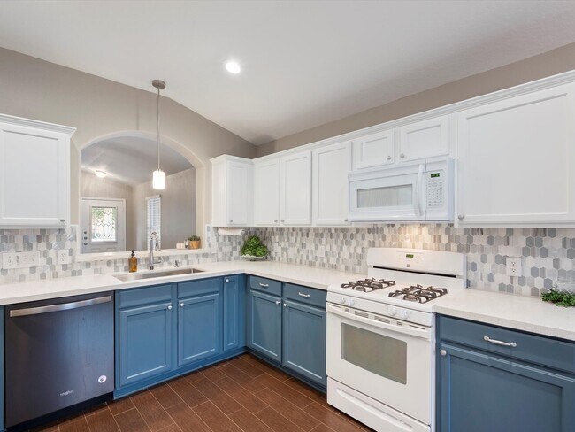 Building Photo - 21639 Falvel Lake Dr