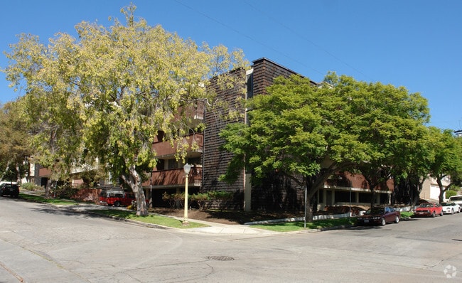 Building Photo - The Fairburn