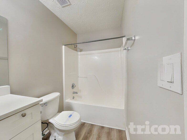 Building Photo - 1270 St Francis Ct