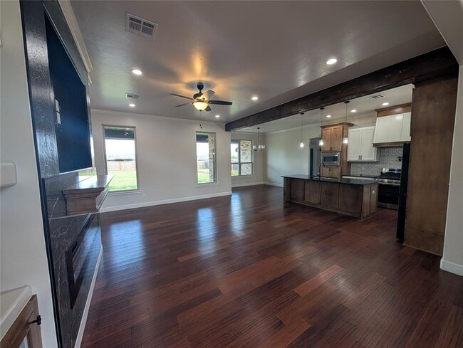 Building Photo - 405 NW 115th St