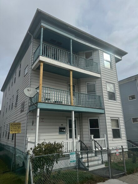 Primary Photo - 63 Gates St