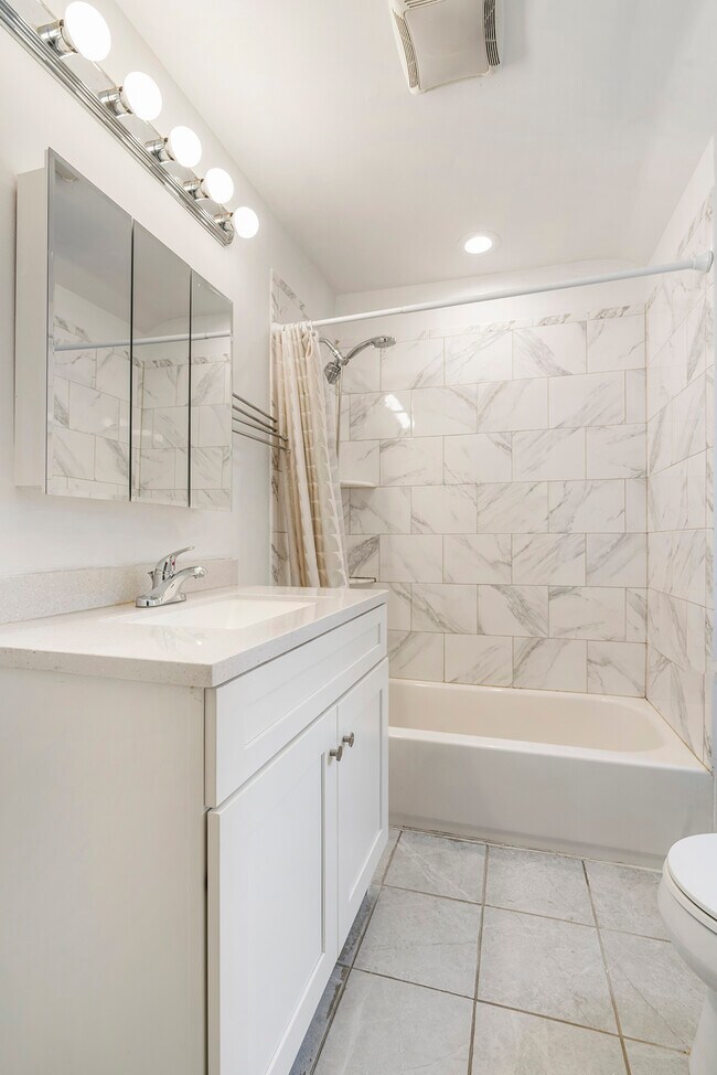 Building Photo - 181 5th St