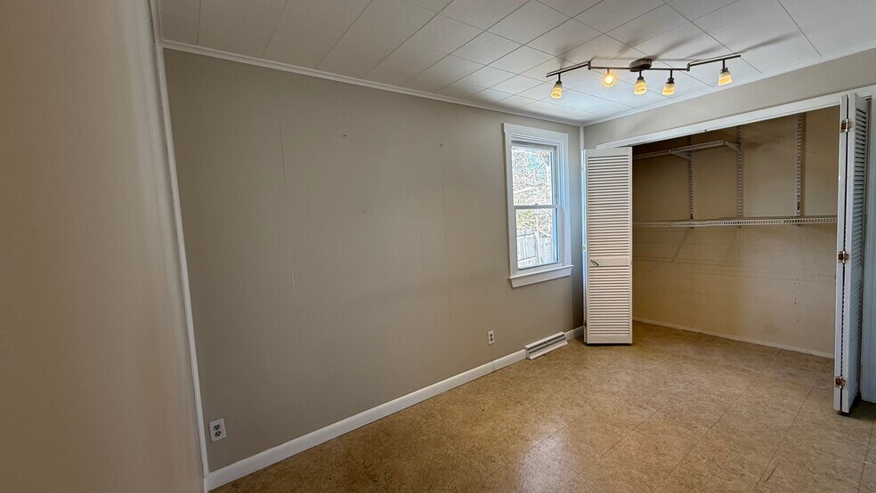 Building Photo - 78 Willard St