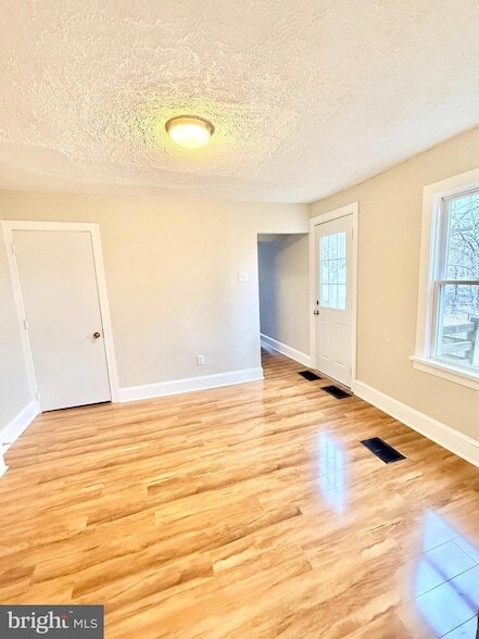 Building Photo - 666 Jefferson Ave