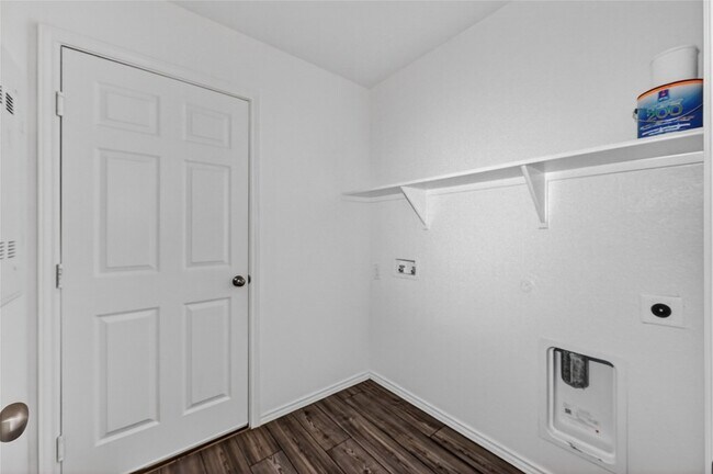 Building Photo - 4417 Benham Dr