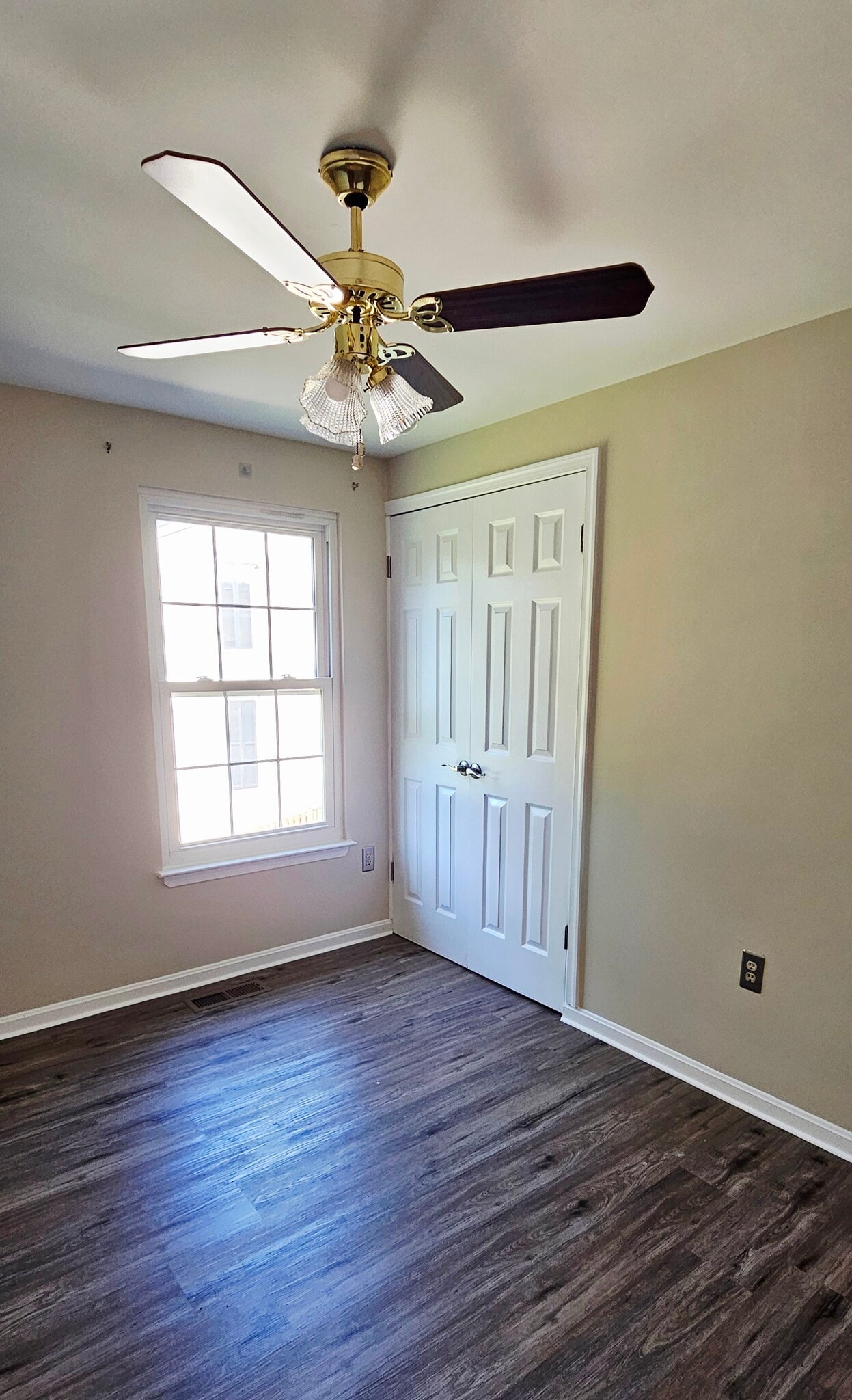 Building Photo - 17519 Longview Ln