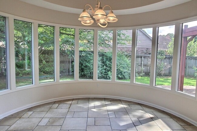 Building Photo - 275 Home Pl