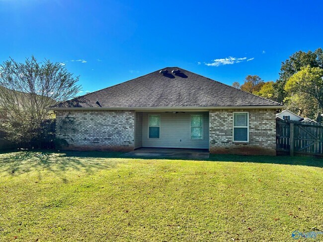 Building Photo - 105 Summerset Ln