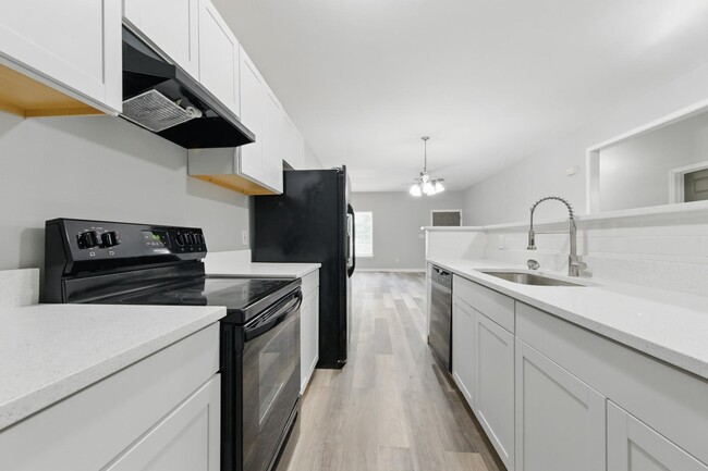Building Photo - 2271 Sisk St NW