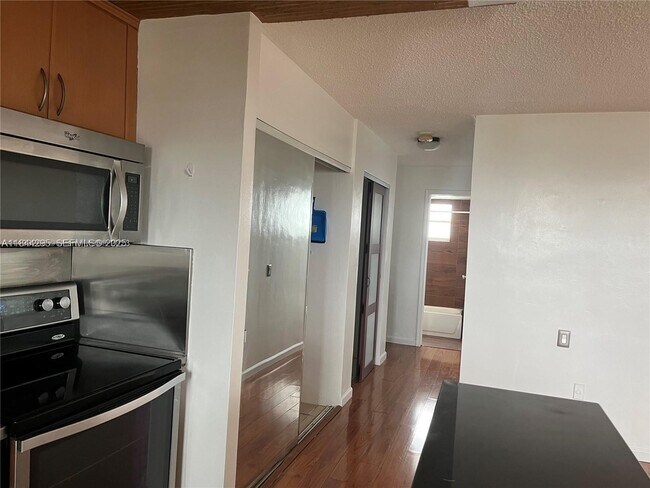 Building Photo - 7904 West Dr