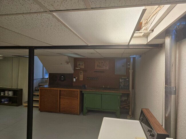 Building Photo - 15353 Huff