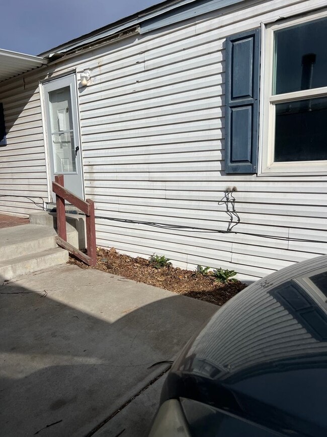 Building Photo - Welcome to the charming Riverdale Farms subdivision in Thornton, CO, where a delightful 3-bedroom...