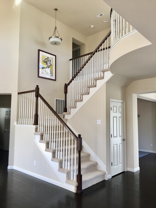Building Photo - Custom Built Richmond Home for Lease in Fort Collins!