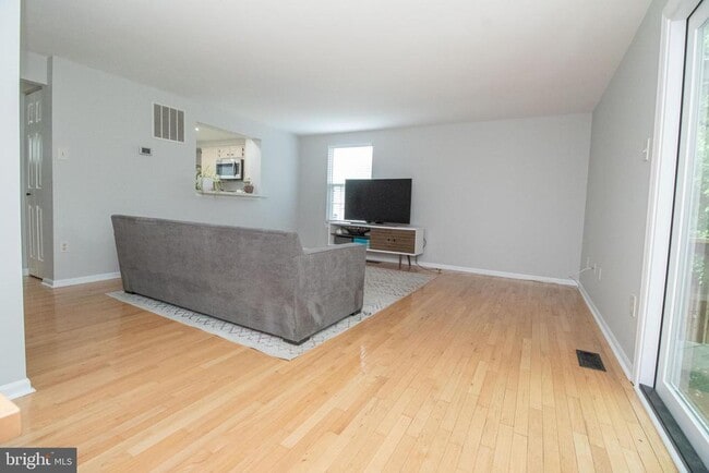 Building Photo - 2526 Log Mill Ct
