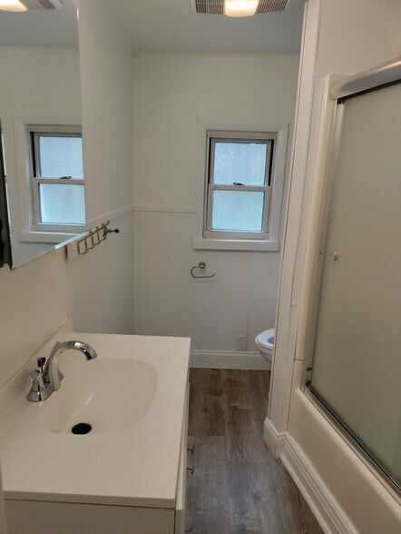 Building Photo - 2633 S 18th St