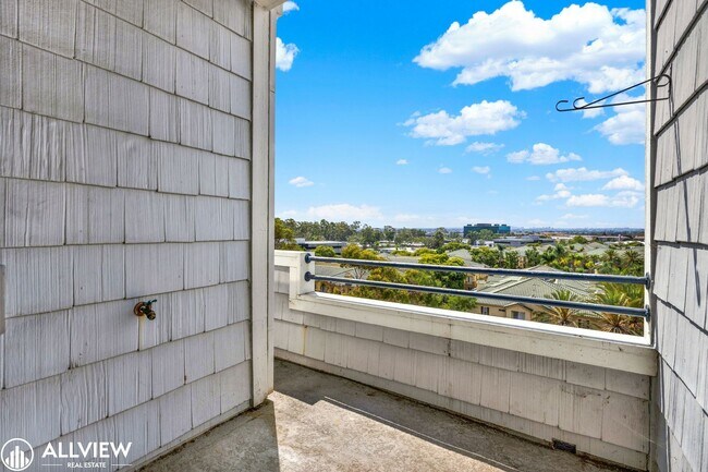 Building Photo - *MOVE IN SPECIAL $750 OFF FIRST MONTH'S RE...
