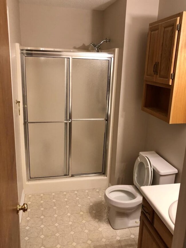 Building Photo - 296 Park Ln