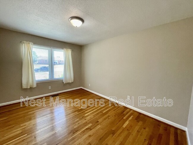 Building Photo - 621 Welsh Pl