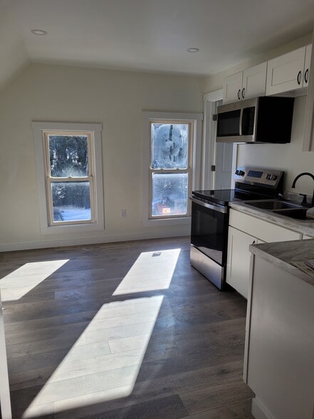 Kitchen - 34 Park St